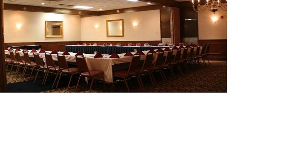 Hotel Carlisle & Embers Convention Center מראה חיצוני תמונה