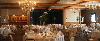 Hotel Carlisle & Embers Convention Center מראה חיצוני תמונה