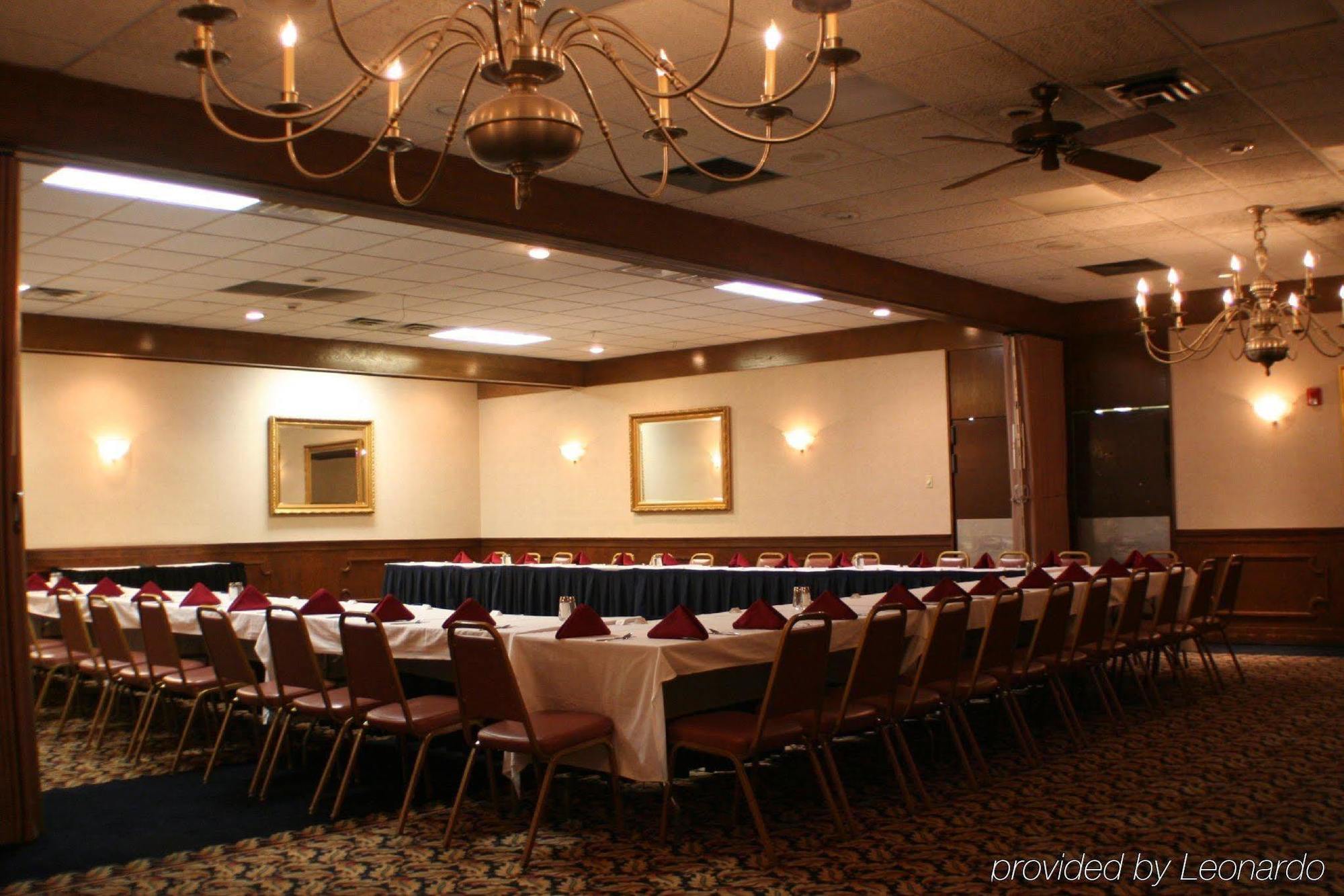 Hotel Carlisle & Embers Convention Center מתקנים תמונה